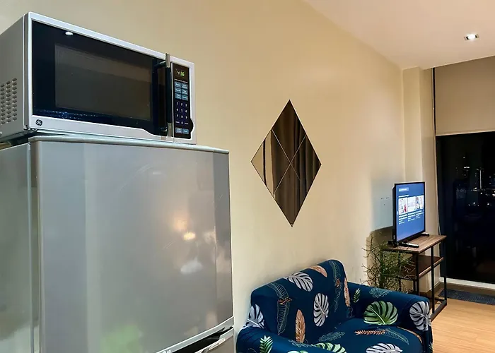 Appartement With View, Balcony, Gym, Fast Wifi, Netflix Manille